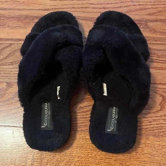 Koolabura by UGG slippers - Picture 2 of 3
